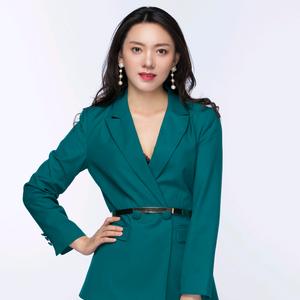 凌靖教穿搭