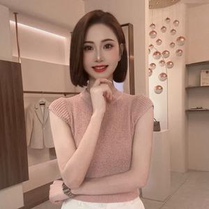 小艾轻职业穿搭