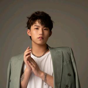 种草男孩王三三
