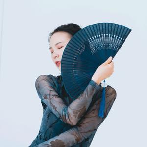 单色中国舞可欣老师