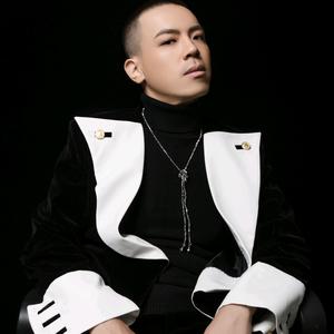 音乐唱作人冯光新歌《与影子孤独终老》