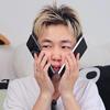 东东下课玩手机