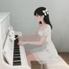 弹钢琴的momo