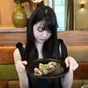 一件黑色毛衣