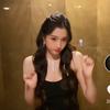 卖铝材 配件的小女孩