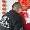大叔与馋嘴的小丫头