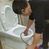 疏通马桶下水道