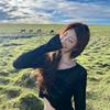 田畔花开