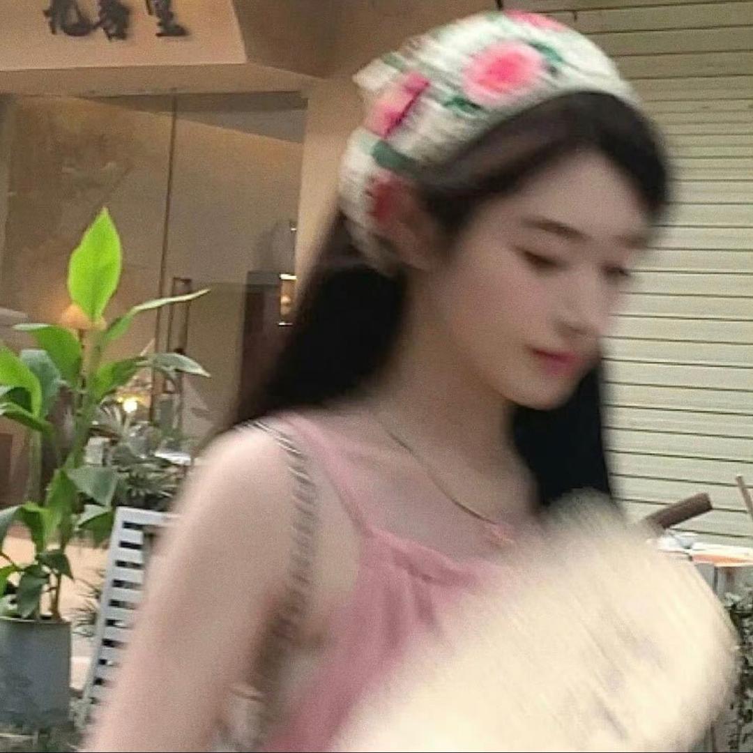 明媚小女孩