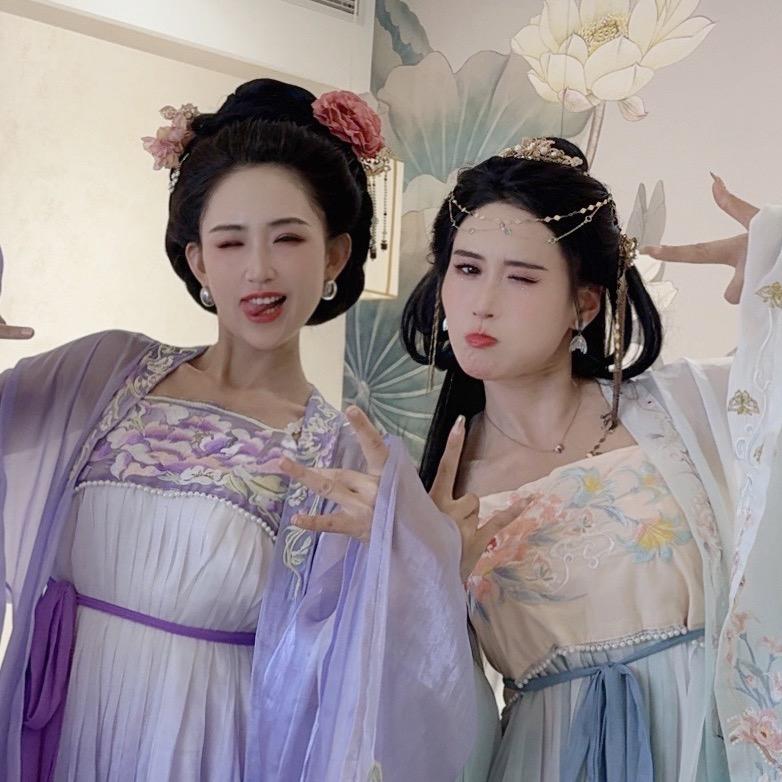 疯癫姐妹
