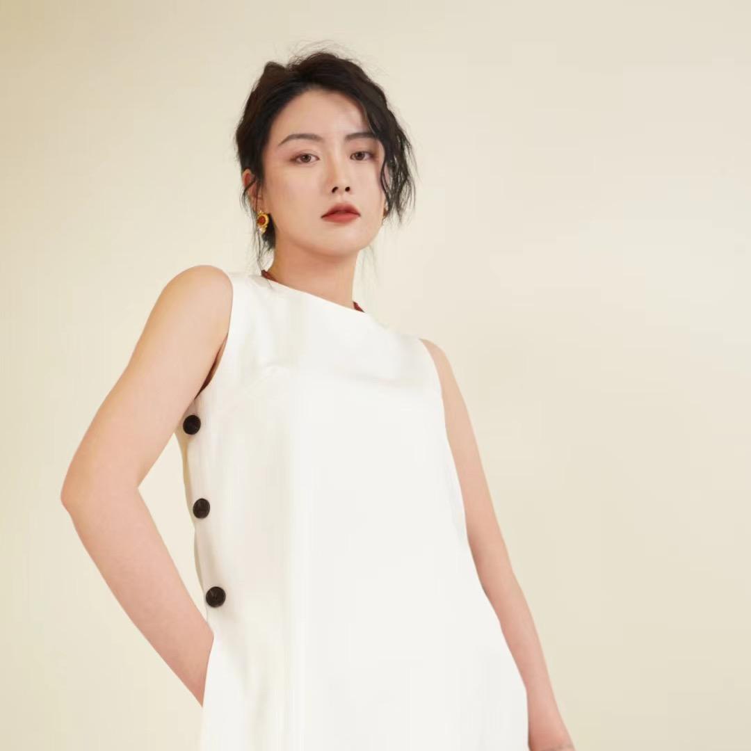 一捺女装