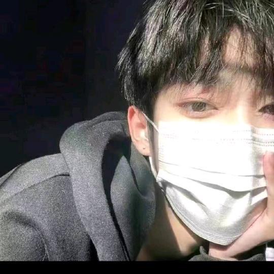 鹤云（主页换号羊驼）