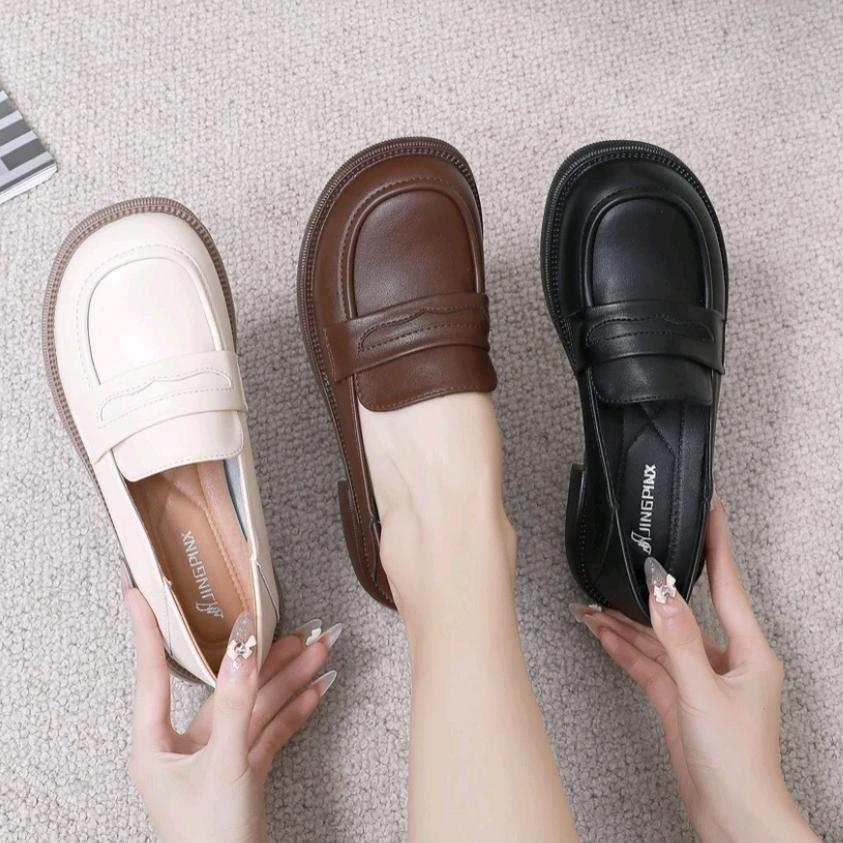 莱卡斯女鞋工厂店