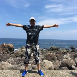 王z h a潜伏在东京头像