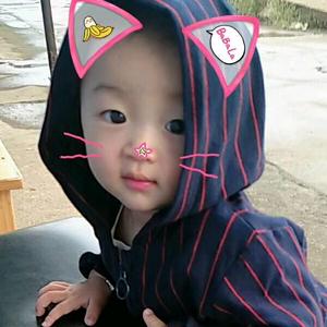 爱嗑瓜子的杨若涵