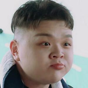 不胖的艾福杰尼头像