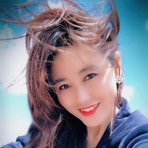 主持人岩清头像