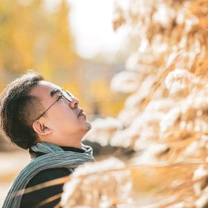 李洪涛国画家头像