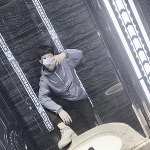 小张是个lsp头像