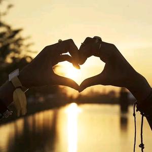 搜索 抖音号:  dyiz3zs5r3bm 人生哪能多如意,万事只求半称心 关注