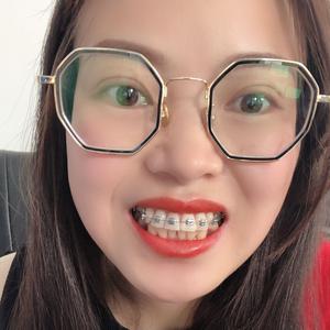 笑笑姐.戴牙套的yu文老师头像