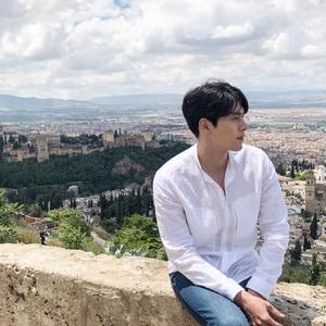 玄彬女朋友头像