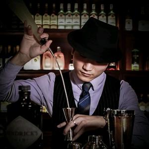 调酒师潇然头像