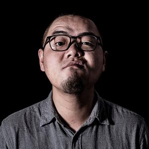 小胡子大叔头像