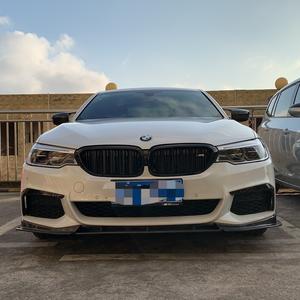 单手开宝马头像