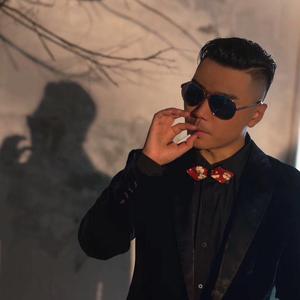 黑涩会小哥～(青岛"哈哈姨"她儿子)头像