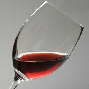 优雅的高脚杯头像