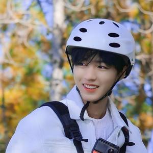 看月亮慢慢温柔（三巡广州有票版）头像