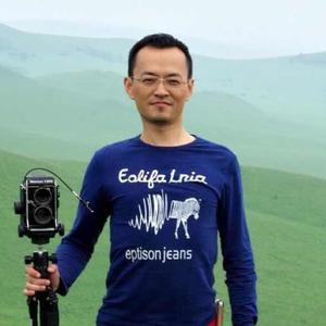 大红的行摄头像