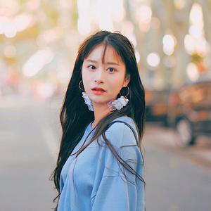 居居大表姐头像