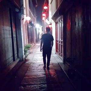 一边走一边看头像