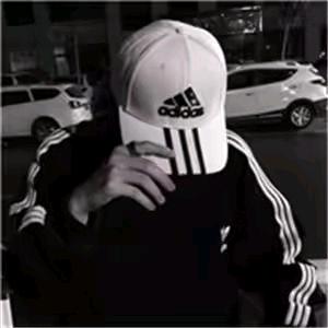 一坨厚礼蟹🦀头像