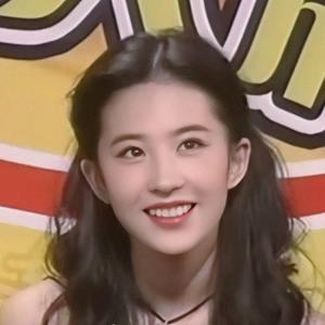 梁白开头像