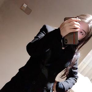 爱笑的💋黎小姐头像