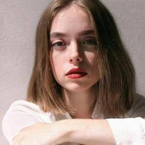 一只鱼🐟（接妆版）头像