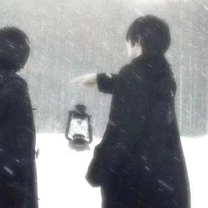 耳机!耳机!让我听完这首歌头像