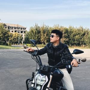 灯塔乔伯斯泰创意服装小铺头像