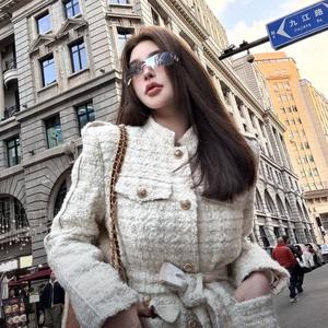 黄加蓝lora【穿搭优选】头像