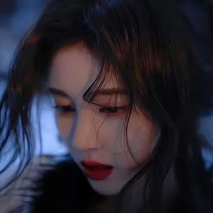 有啤酒肚的丑女(卖手机)头像