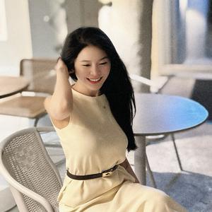 镜子姐姐⁹⁹⁷头像