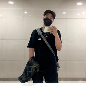 M丶elon _WorM头像