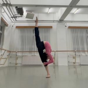 凭什么会穿搭头像