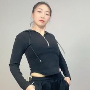 紫蝶学跳舞💃头像