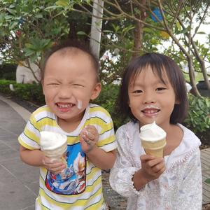 大小山的欢乐时光头像