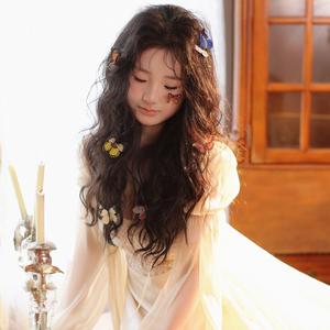 阿柒Lenia（离不开美颜滤镜版头像