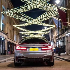 地虎盖呲花头像